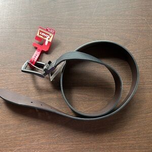 Levi’s Mens NWT Large 38-40 Reversible Brown/Black Leather Belt